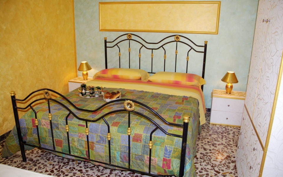 Camera da letto Vico, Taormina apartments, taormina mare appartamento